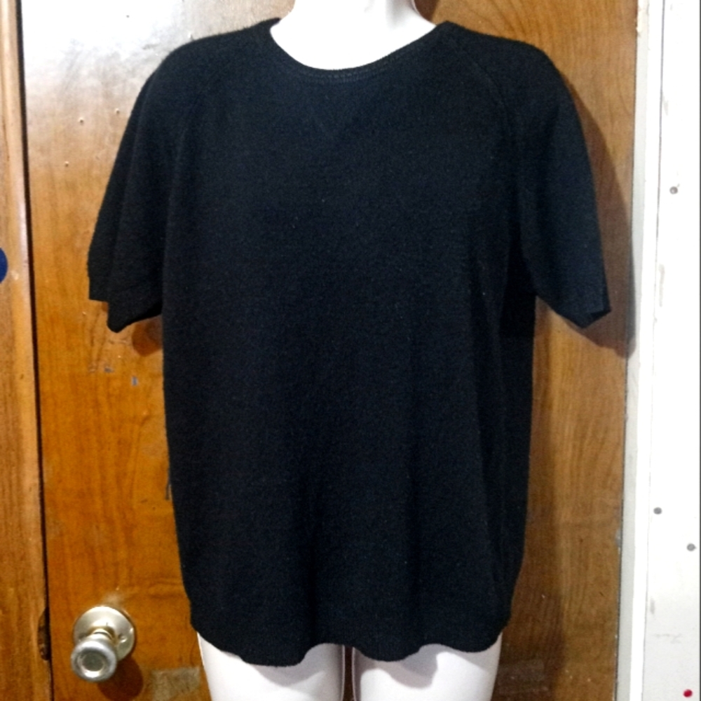 Medium black soft t shirt
